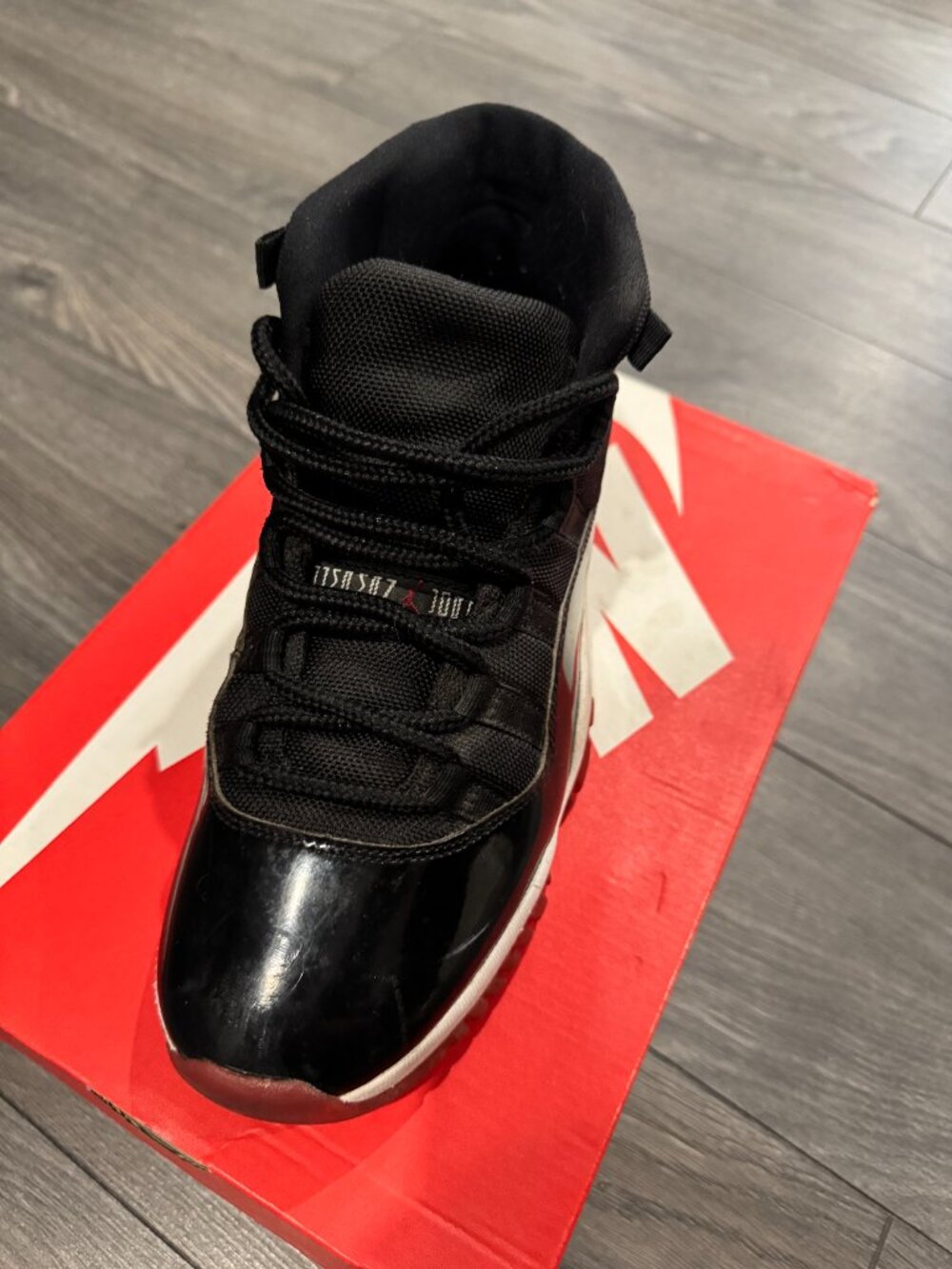 Jordan 11 Bred - Picture 2 of 8